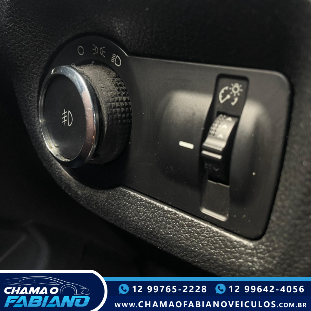 CHEVROLET Onix Hatch 1.4 4P FLEX LTZ CHEVROLET Onix Hatch 1.4 4P FLEX LTZ