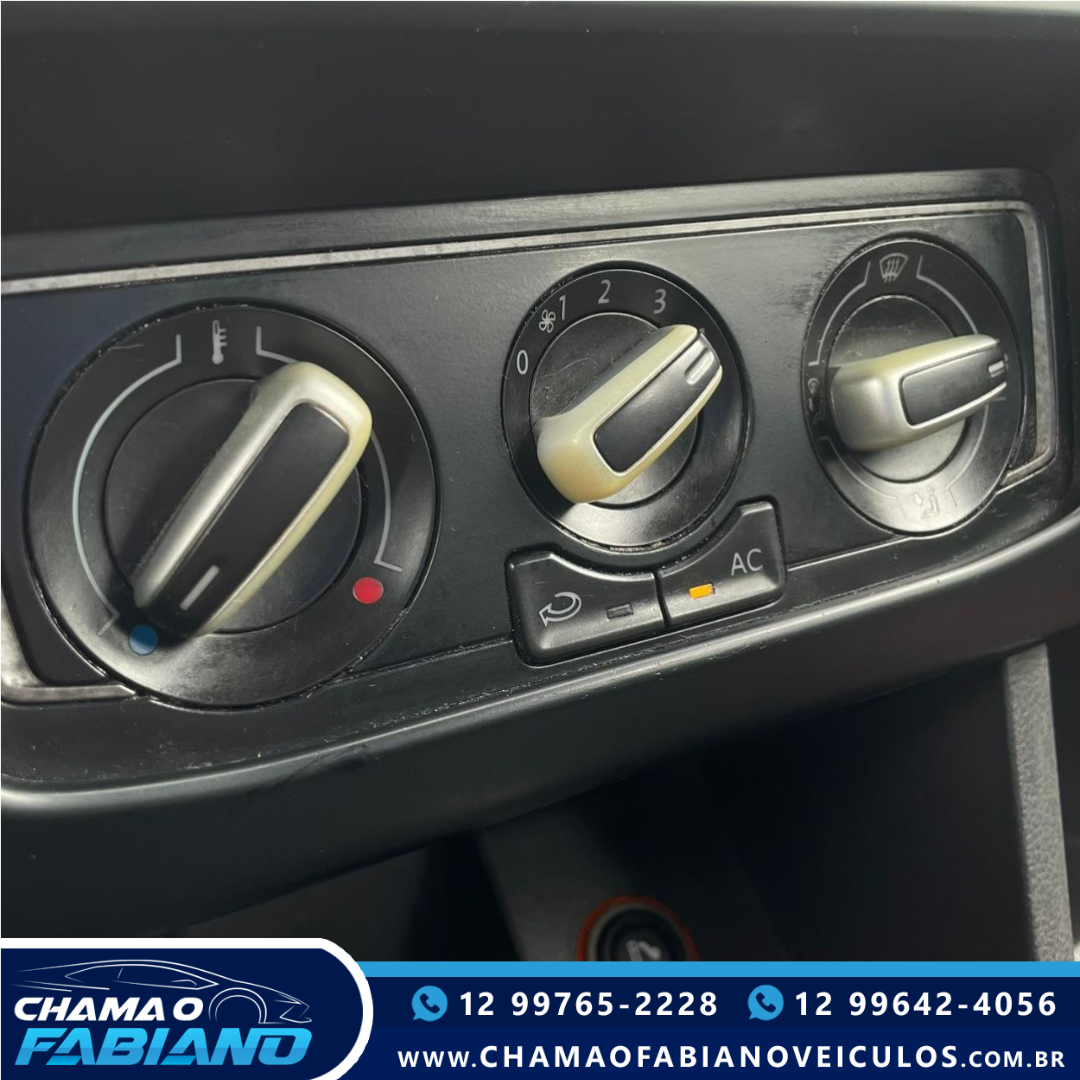 VOLKSWAGEN Fox 1.6 4P SELEÇÃO FLEX VOLKSWAGEN Fox 1.6 4P SELEÇÃO FLEX