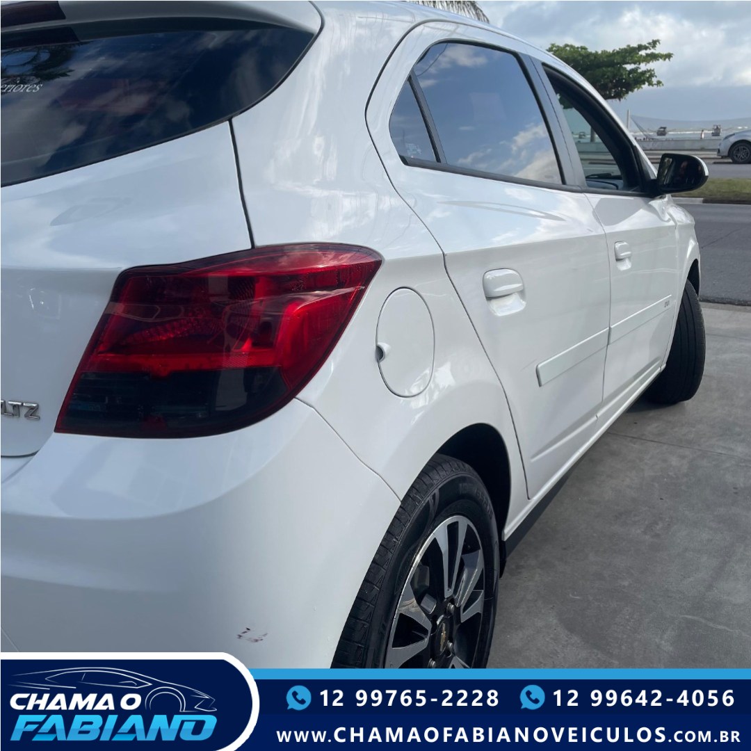 CHEVROLET Onix Hatch 1.4 4P FLEX LTZ CHEVROLET Onix Hatch 1.4 4P FLEX LTZ