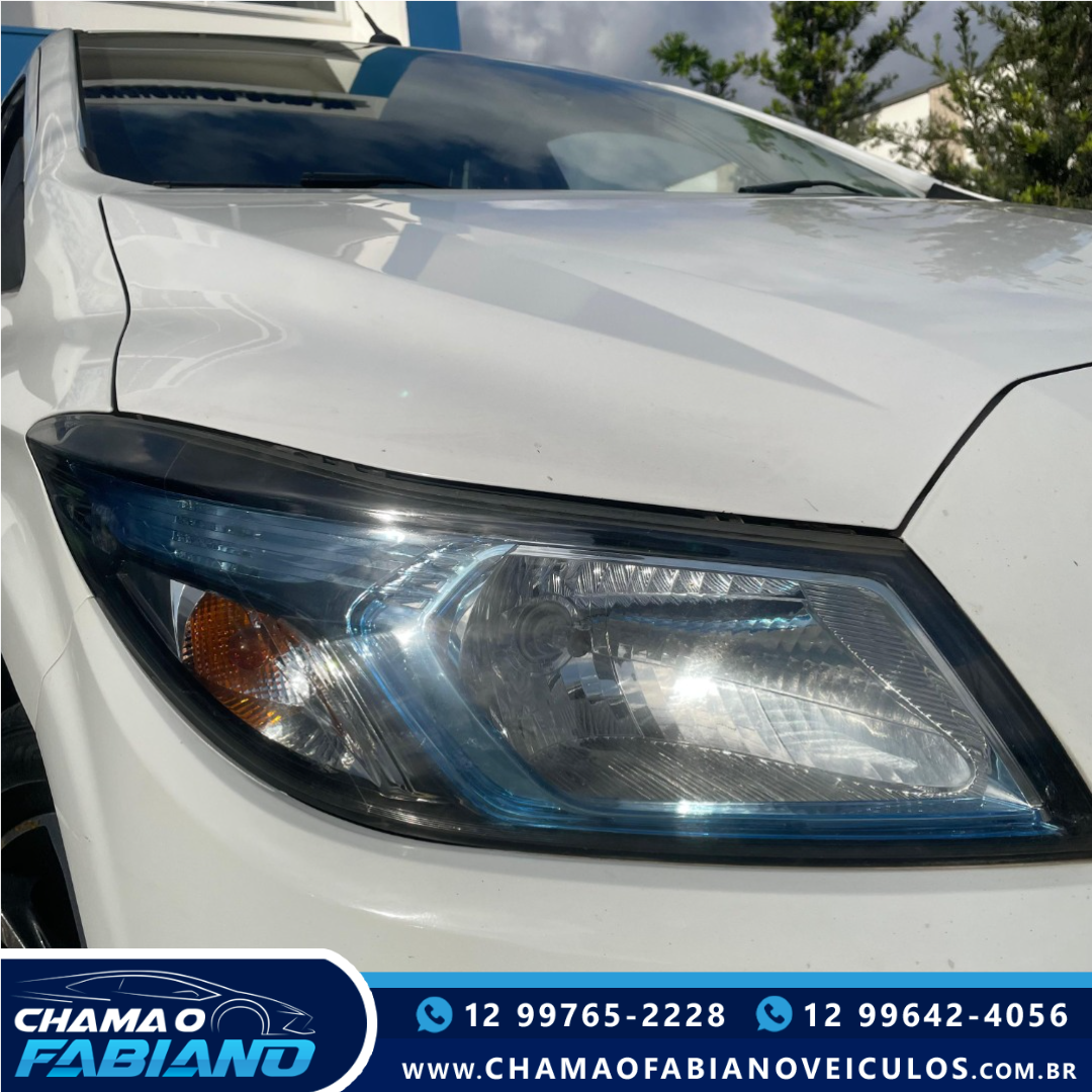 CHEVROLET Onix Hatch 1.4 4P FLEX LTZ CHEVROLET Onix Hatch 1.4 4P FLEX LTZ