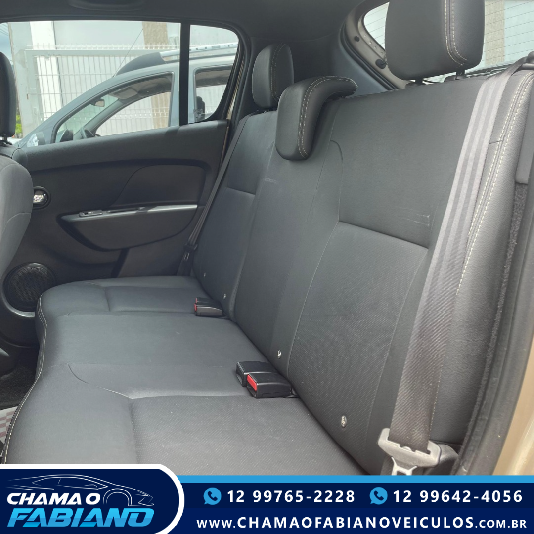 RENAULT Sandero 1.6 16V 4P FLEX STEPWAY AUTOMÁTICO RENAULT Sandero 1.6 16V 4P FLEX STEPWAY AUTOMÁTICO