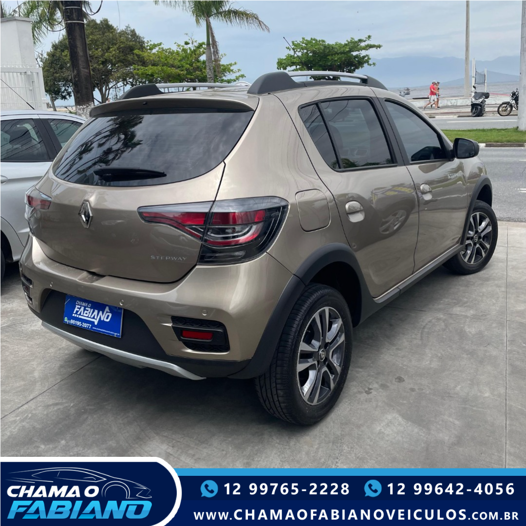 RENAULT Sandero 1.6 16V 4P FLEX STEPWAY AUTOMÁTICO RENAULT Sandero 1.6 16V 4P FLEX STEPWAY AUTOMÁTICO