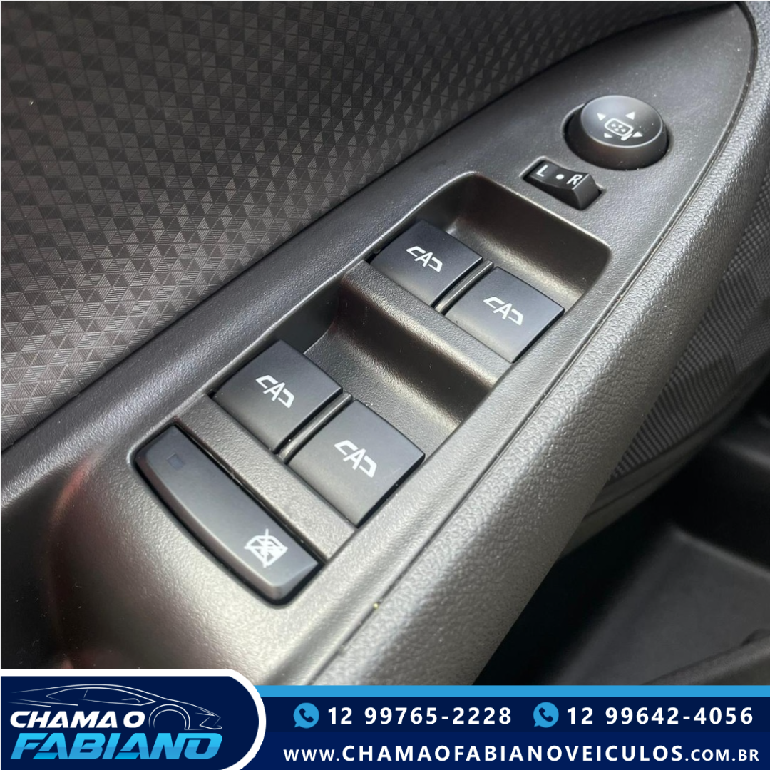 CHEVROLET Onix Hatch 1.0 4P FLEX LT TURBO