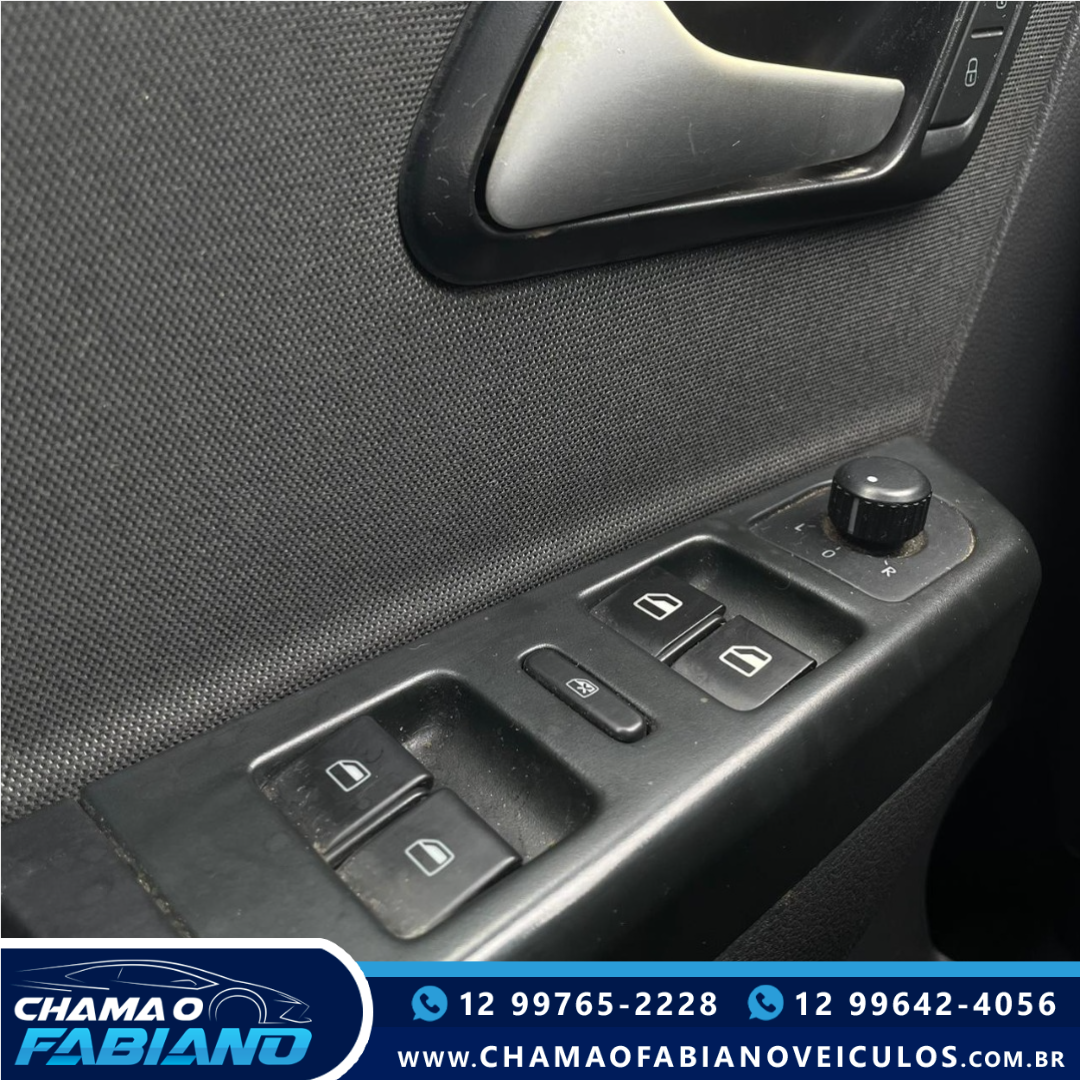 VOLKSWAGEN Fox 1.6 4P SELEÇÃO FLEX VOLKSWAGEN Fox 1.6 4P SELEÇÃO FLEX