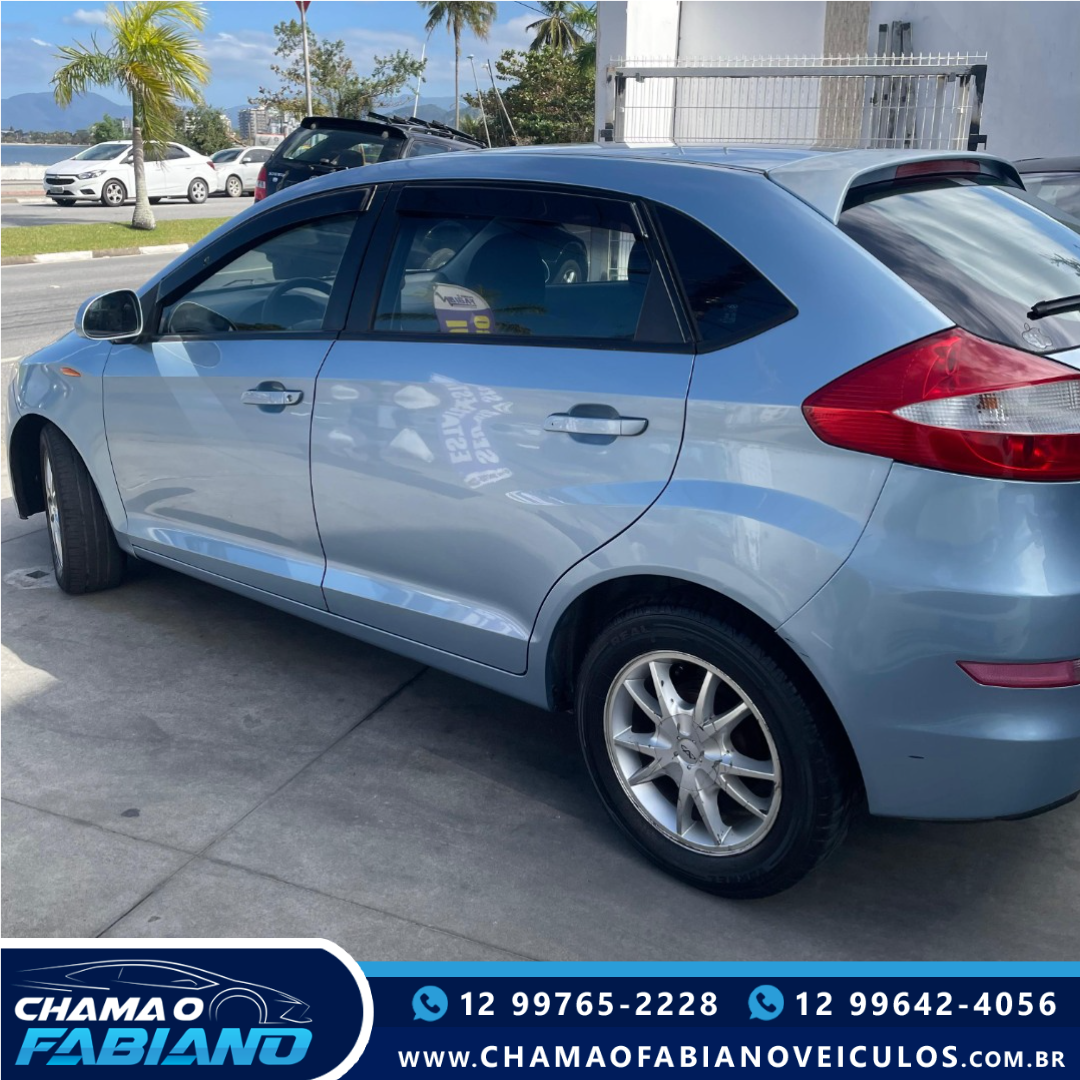 Celer Hatch 1.5 16V 4P FLEX
