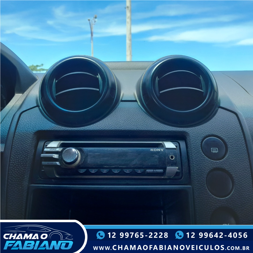 FORD Fiesta Hatch 1.0 4P FLEX FORD Fiesta Hatch 1.0 4P FLEX
