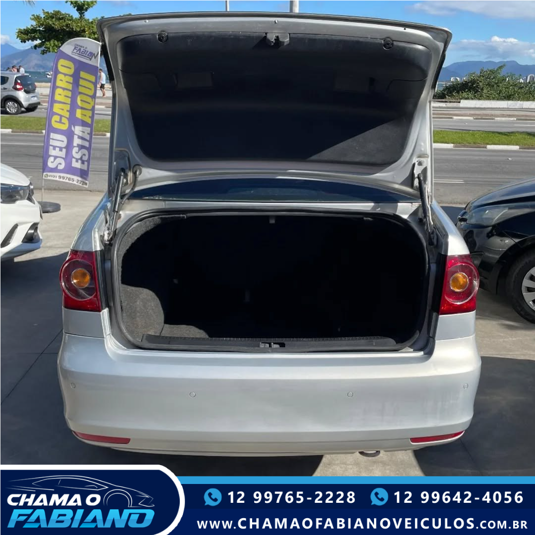 VOLKSWAGEN Polo Sedan 1.6 4P FLEX COMFORTLINE I-MOTION AUTOMATIZADO VOLKSWAGEN Polo Sedan 1.6 4P FLEX COMFORTLINE I-MOTION AUTOMATIZADO