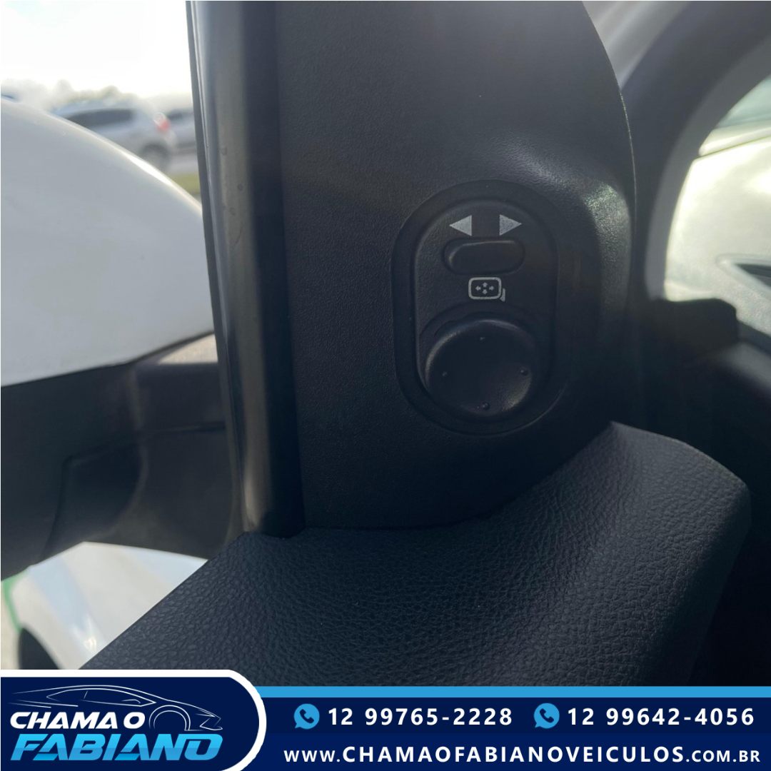 CHEVROLET Onix Hatch 1.4 4P FLEX LTZ CHEVROLET Onix Hatch 1.4 4P FLEX LTZ