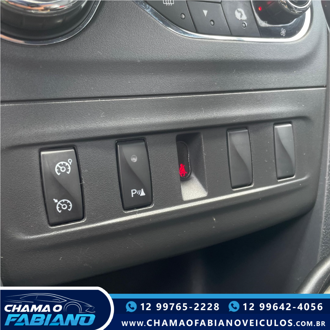 RENAULT Sandero 1.6 16V 4P FLEX STEPWAY AUTOMÁTICO RENAULT Sandero 1.6 16V 4P FLEX STEPWAY AUTOMÁTICO