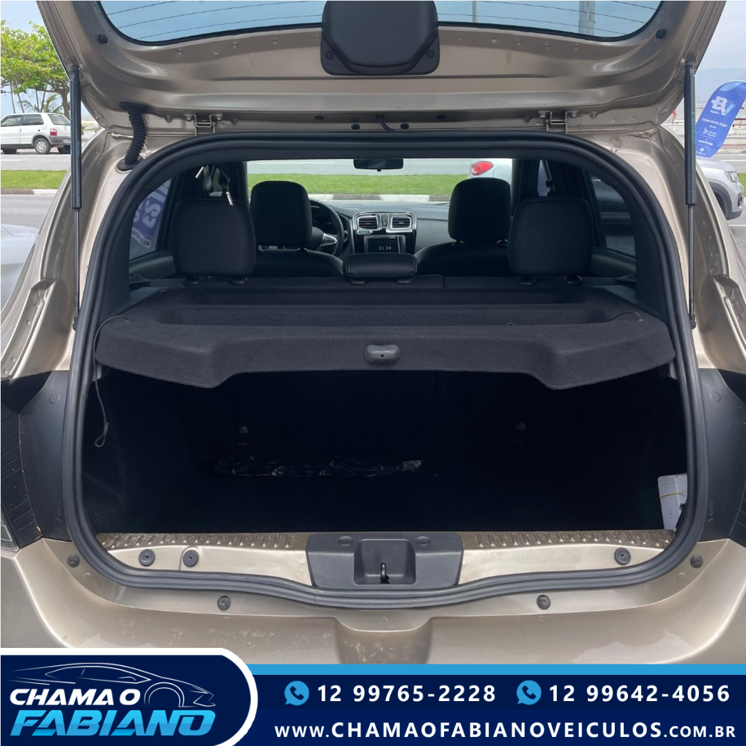 RENAULT Sandero 1.6 16V 4P FLEX STEPWAY AUTOMÁTICO RENAULT Sandero 1.6 16V 4P FLEX STEPWAY AUTOMÁTICO