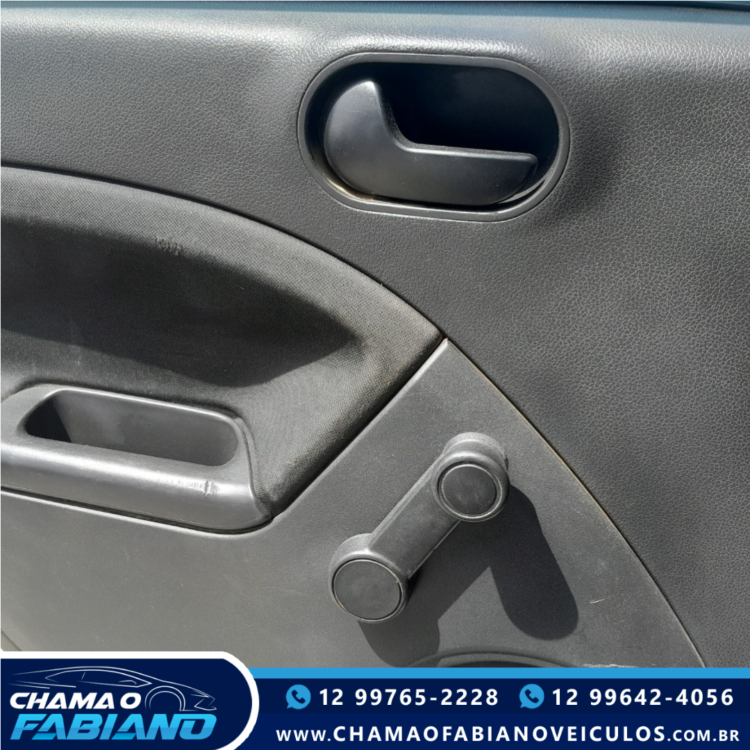 FORD Fiesta Hatch 1.0 4P FLEX FORD Fiesta Hatch 1.0 4P FLEX