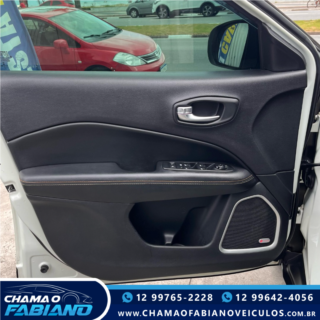 Compass 2.0 16V 4P LONGITUDE FLEX AUTOMÁTICO