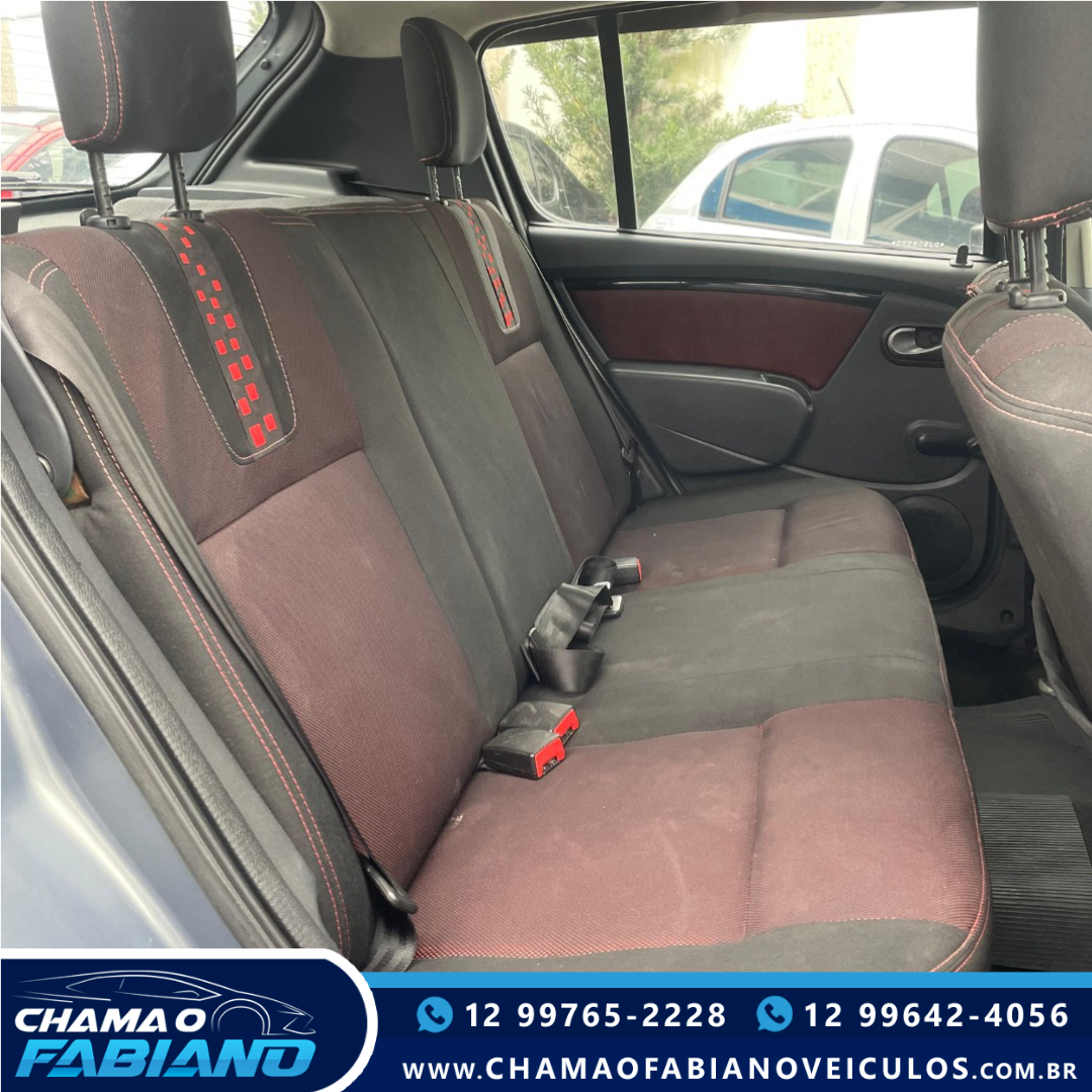 RENAULT Sandero 1.6 16V 4P FLEX STEPWAY RENAULT Sandero 1.6 16V 4P FLEX STEPWAY