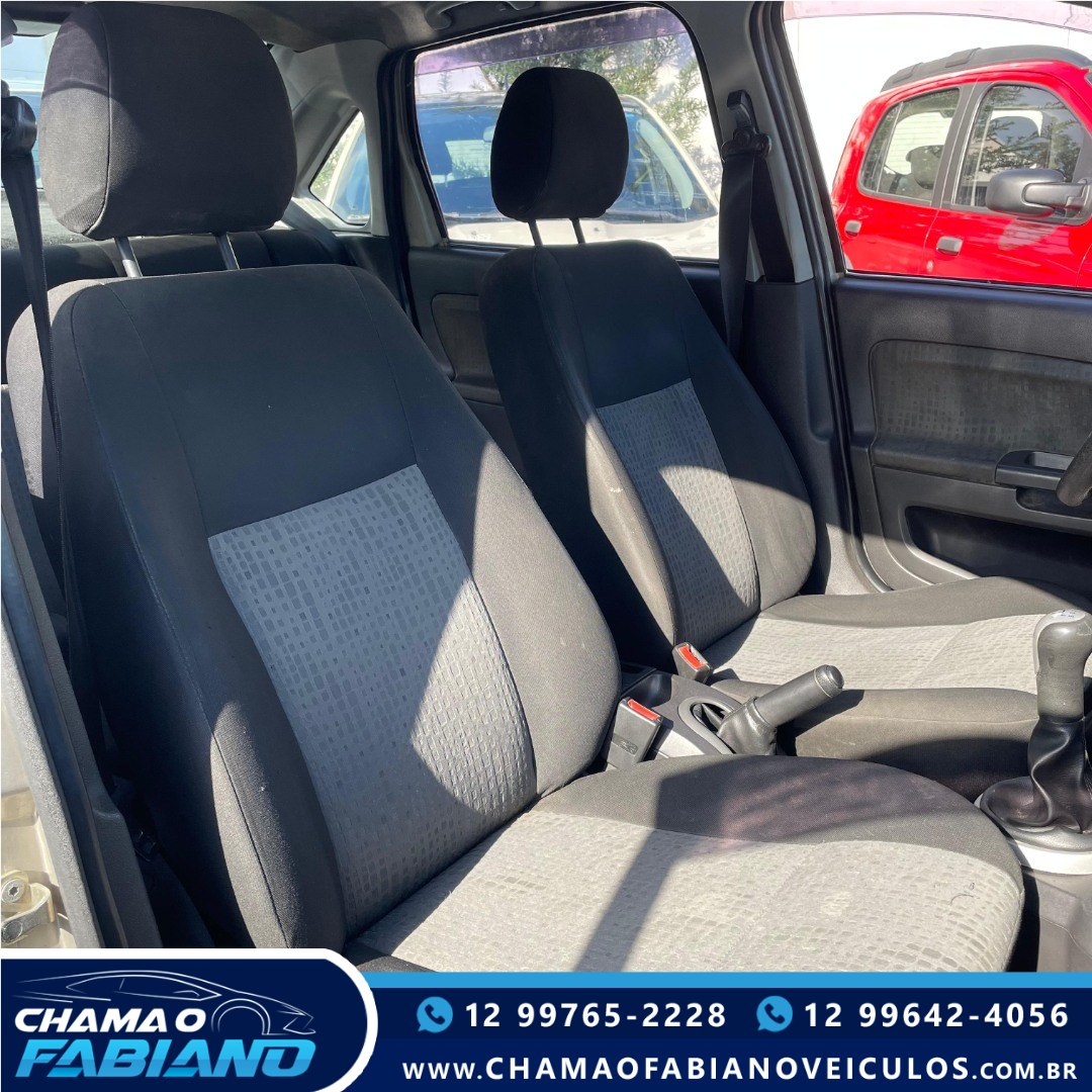 Fiesta Sedan 1.6 4P FLEX
