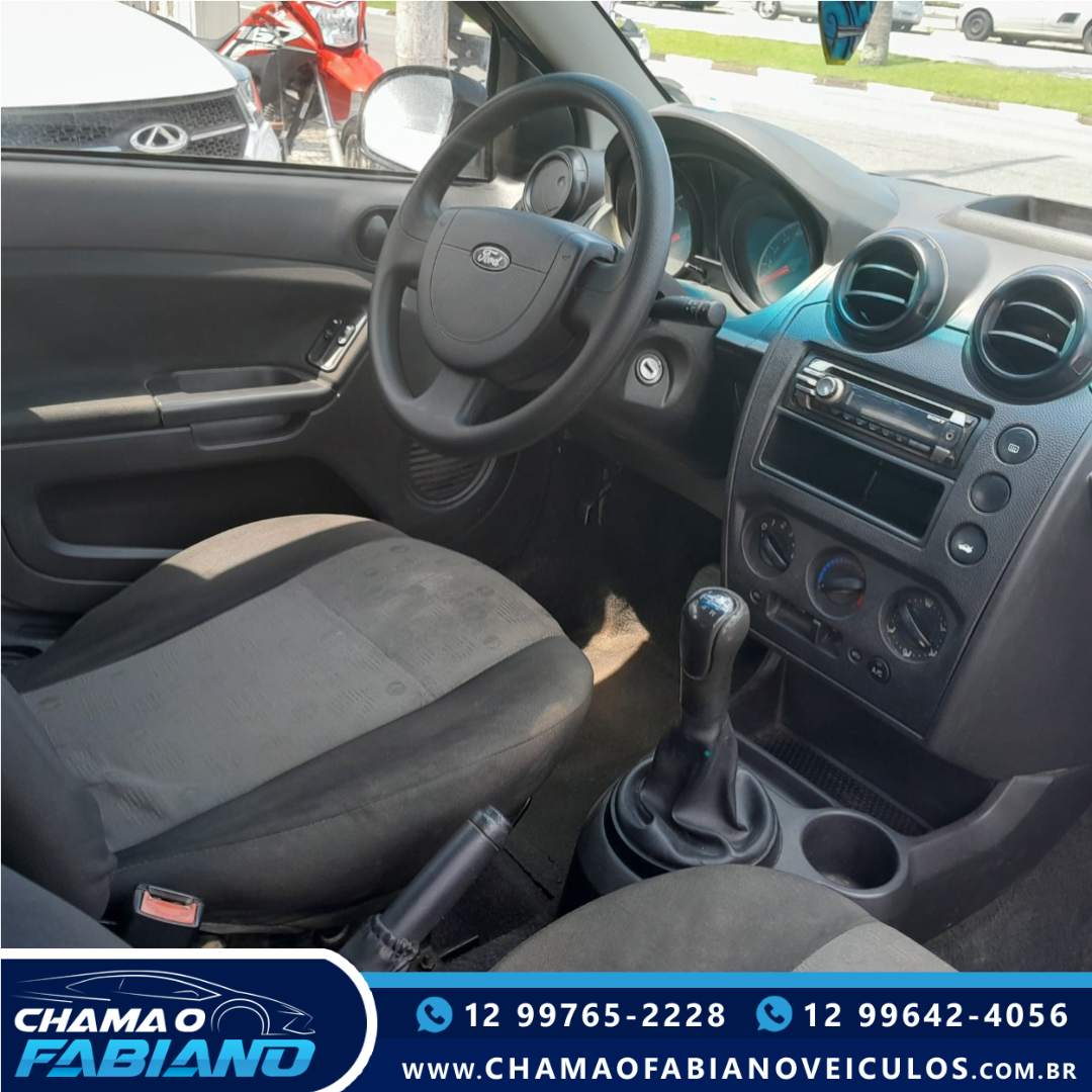 FORD Fiesta Hatch 1.0 4P FLEX FORD Fiesta Hatch 1.0 4P FLEX