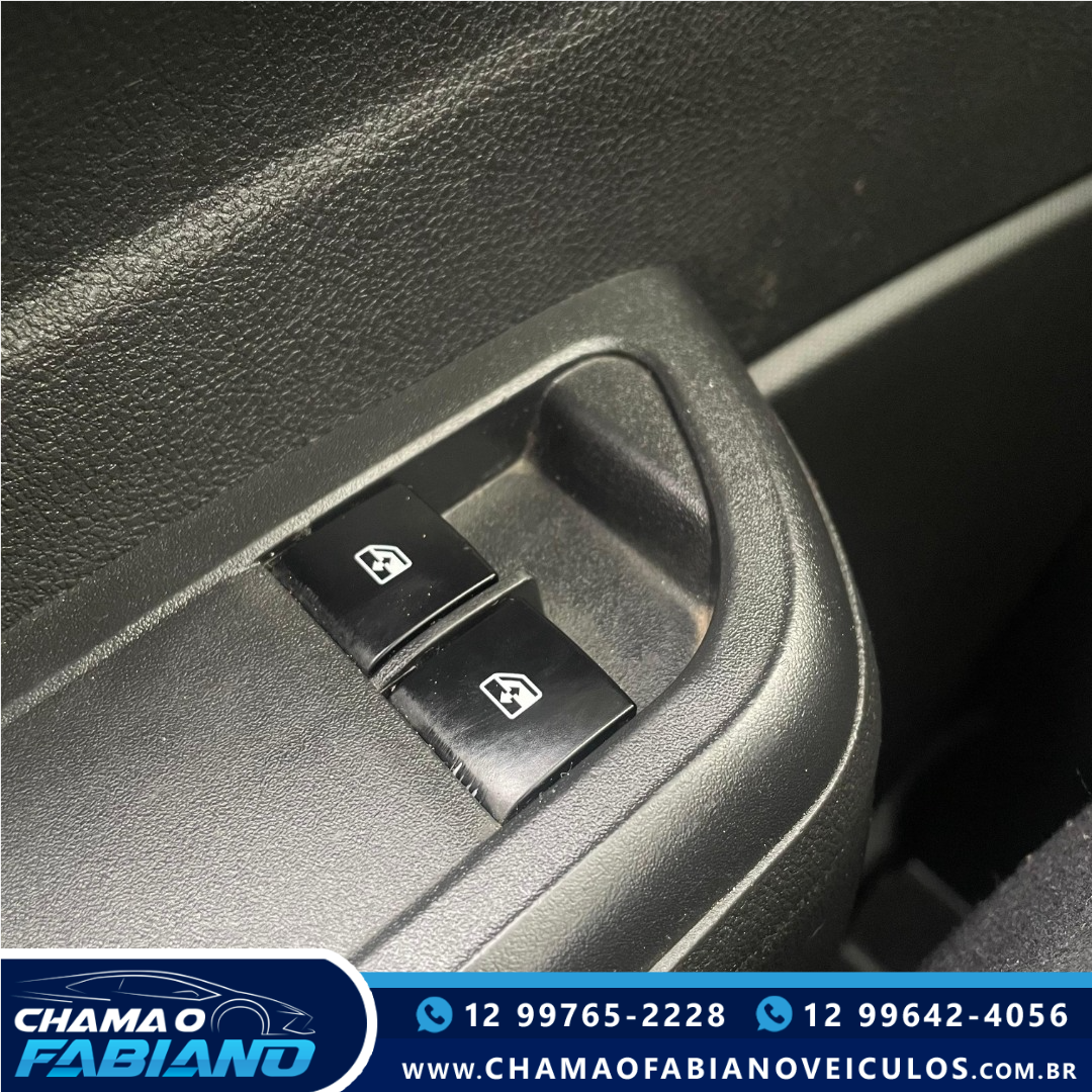 CHEVROLET Onix Hatch 1.0 4P FLEX LT CHEVROLET Onix Hatch 1.0 4P FLEX LT