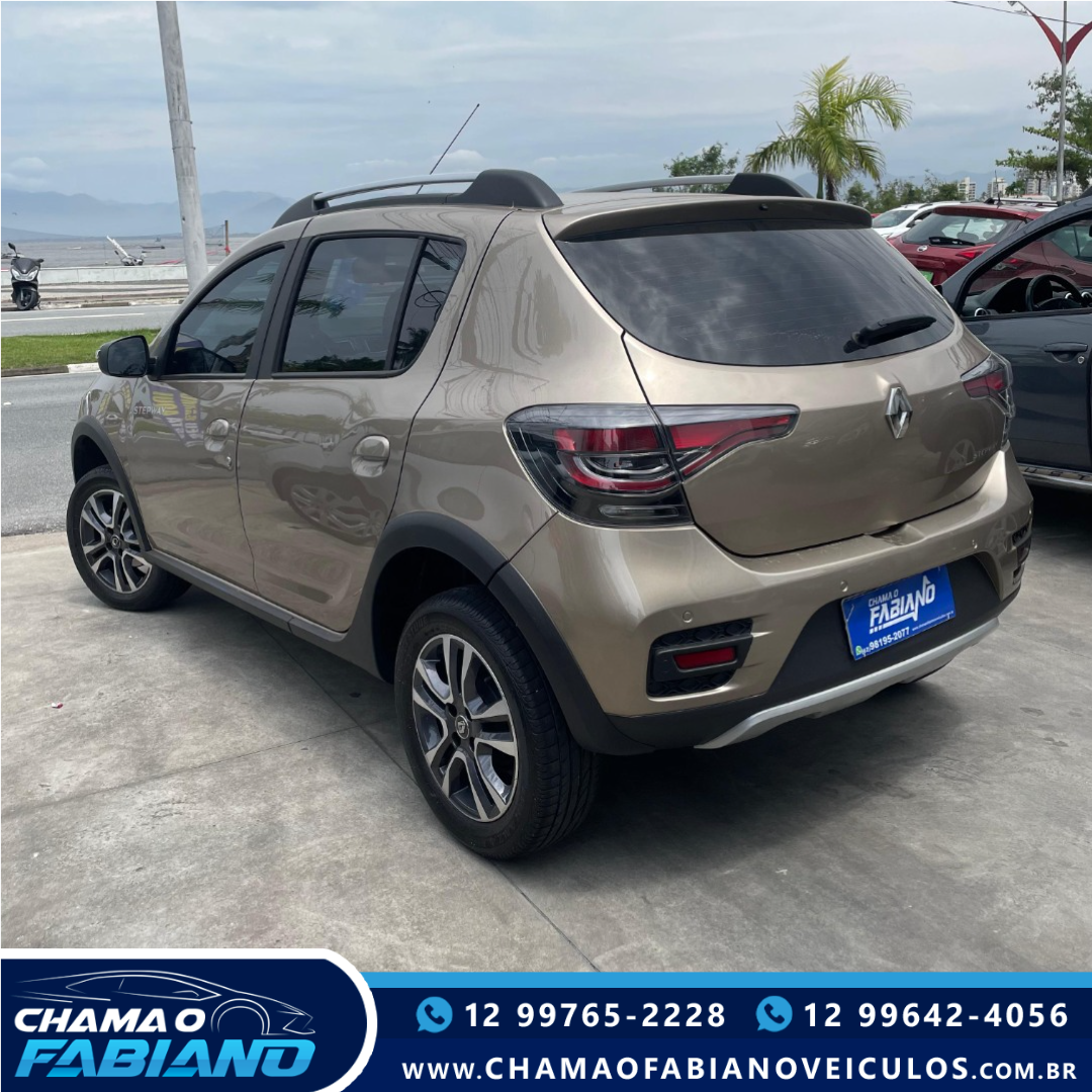 RENAULT Sandero 1.6 16V 4P FLEX STEPWAY AUTOMÁTICO RENAULT Sandero 1.6 16V 4P FLEX STEPWAY AUTOMÁTICO