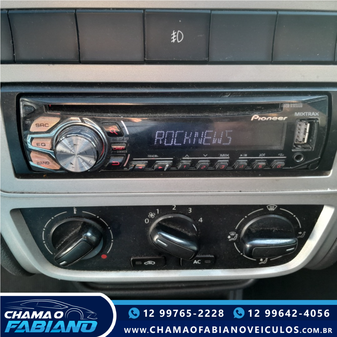 VOLKSWAGEN Gol 1.0 4P G4 FLEX