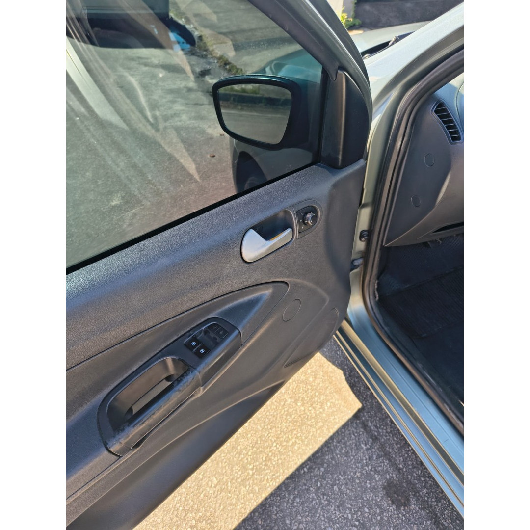 VOLKSWAGEN Gol 1.0 4P G5 FLEX