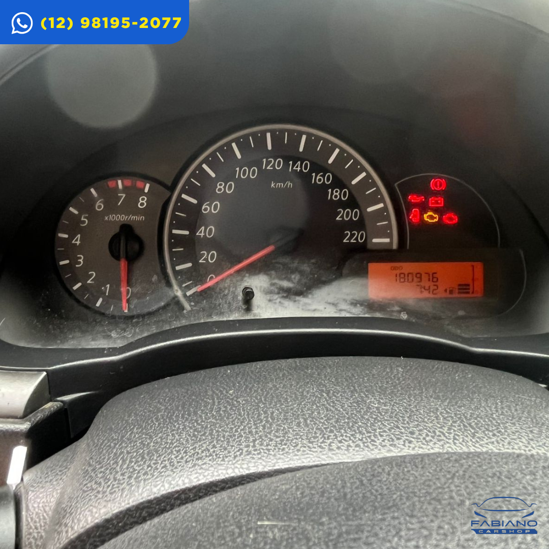 NISSAN March 1.0 16V 4P FLEX