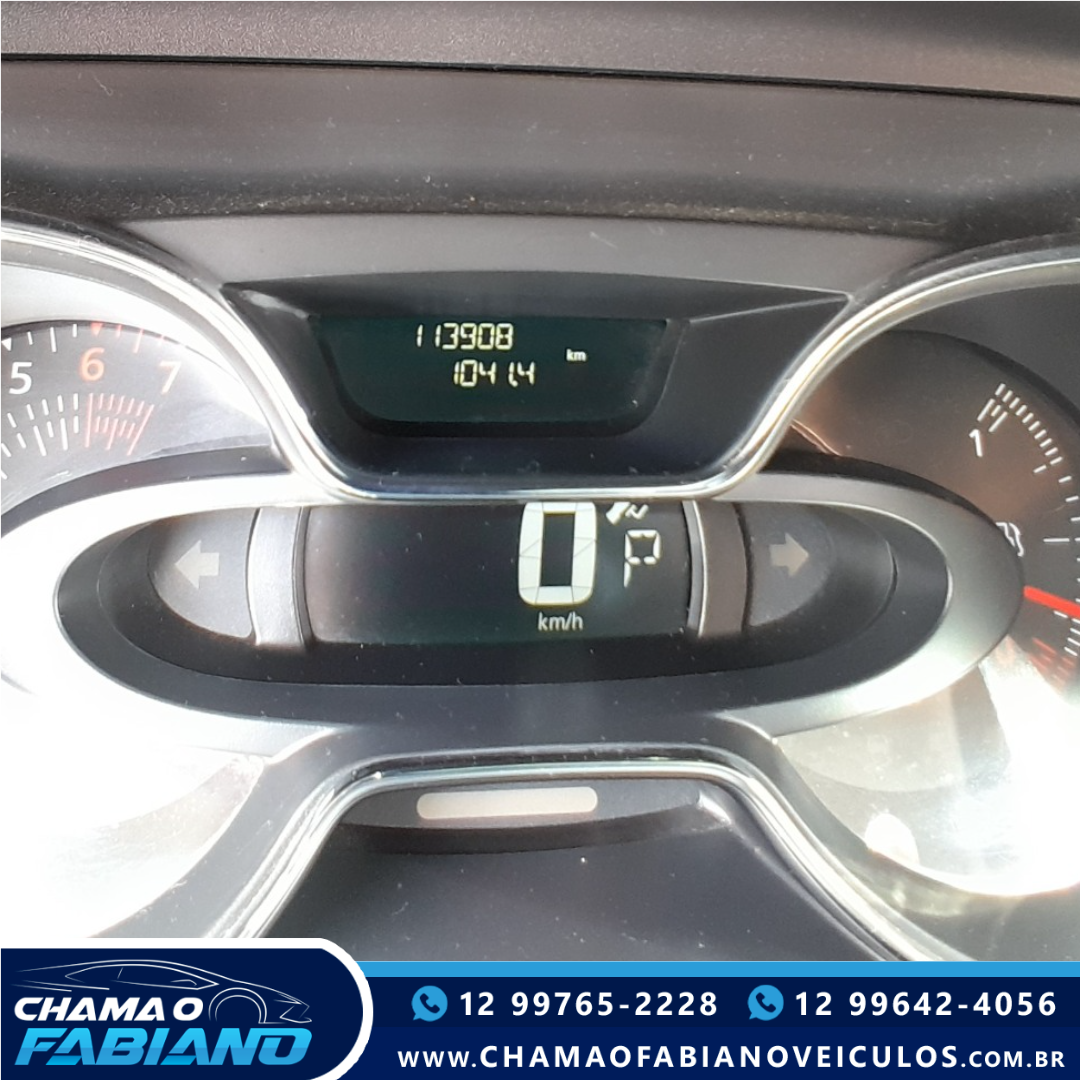 RENAULT Captur 1.6 16V 4P FLEX SCE INTENSE X-TRONIC CVT