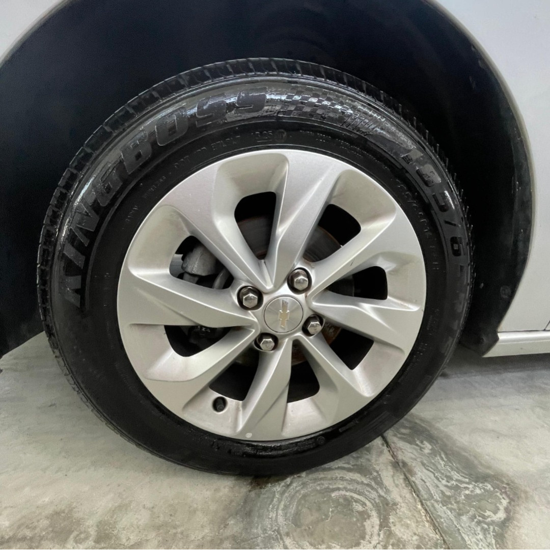 CHEVROLET Onix Hatch 1.0 4P FLEX LT TURBO