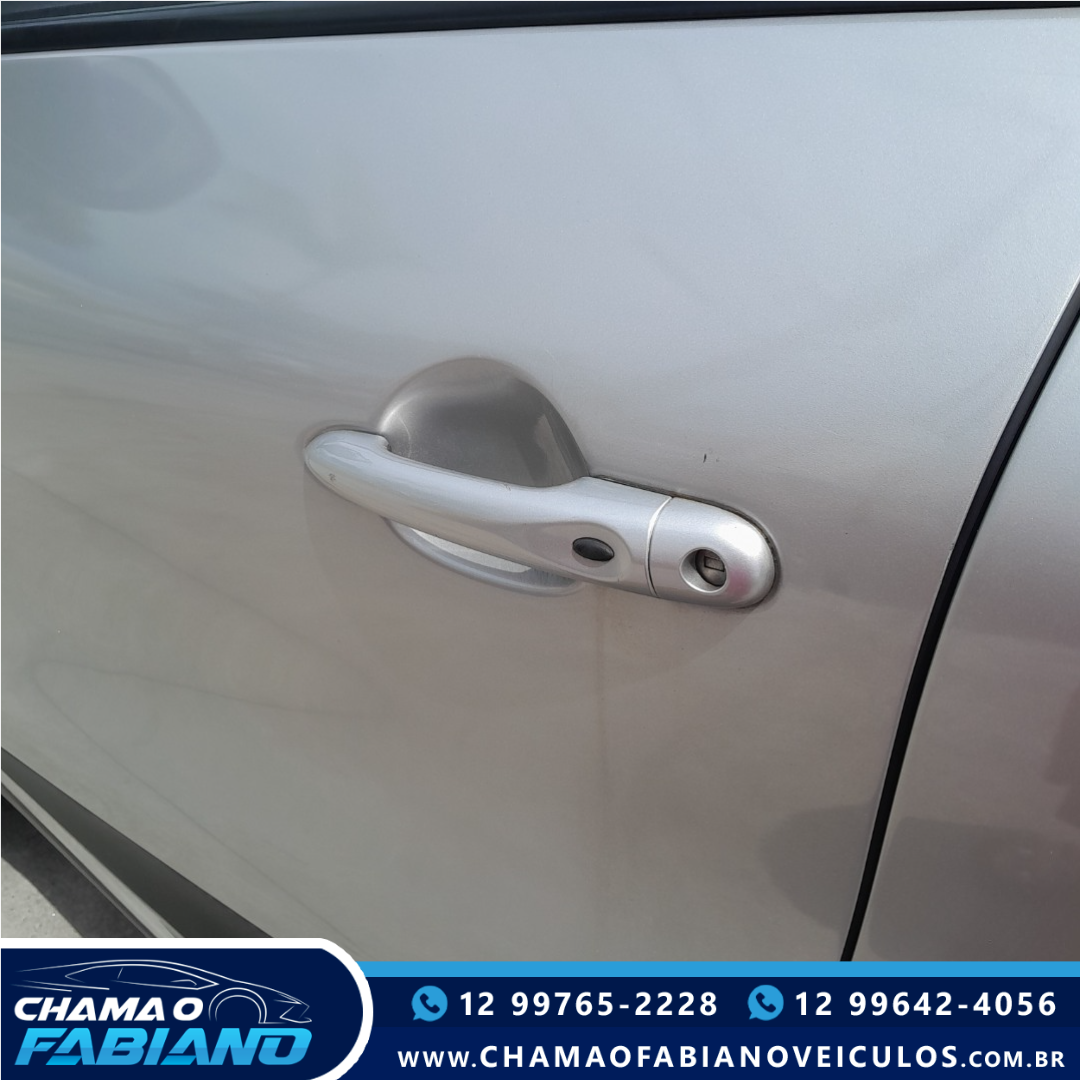 RENAULT Captur 1.6 16V 4P FLEX SCE INTENSE X-TRONIC CVT