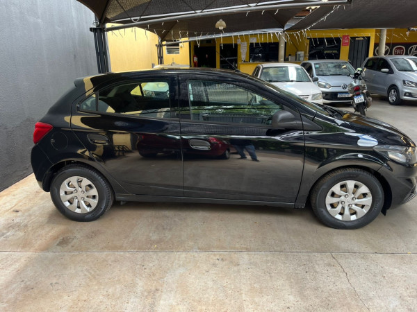 CHEVROLET Onix Hatch 1.0 4P FLEX JOY