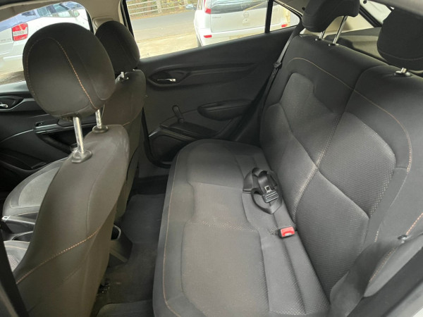 Onix Hatch 1.4 4P FLEX LT
