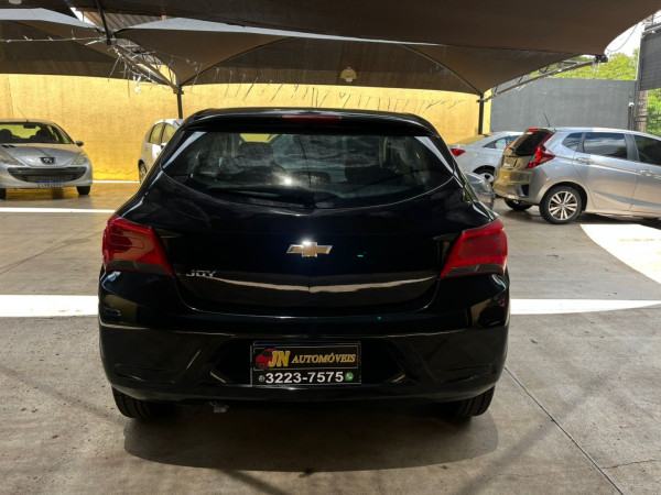 CHEVROLET Onix Hatch 1.0 4P FLEX JOY