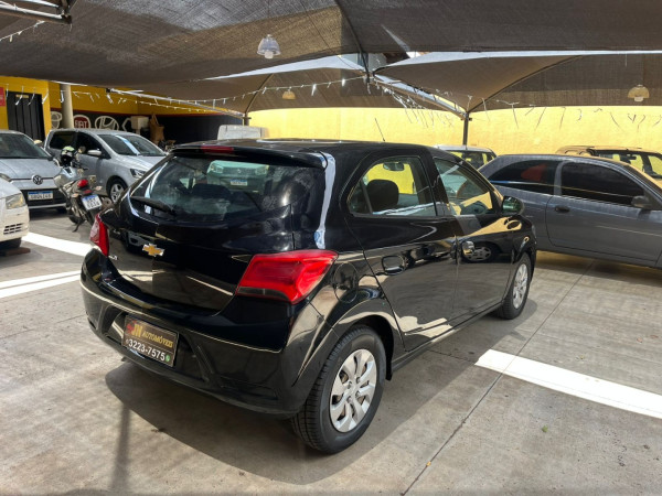 CHEVROLET Onix Hatch 1.0 4P FLEX JOY