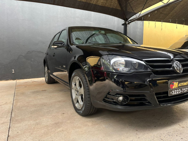 VOLKSWAGEN Golf 1.6 4P TECH FLEX