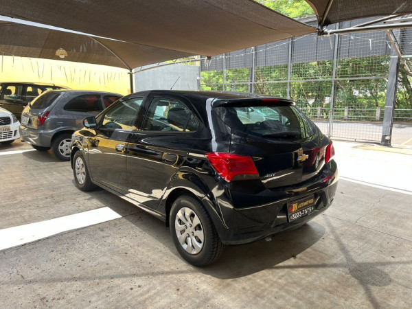 CHEVROLET Onix Hatch 1.0 4P FLEX JOY