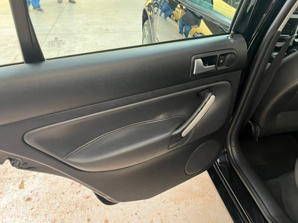 VOLKSWAGEN Golf 1.6 4P TECH FLEX