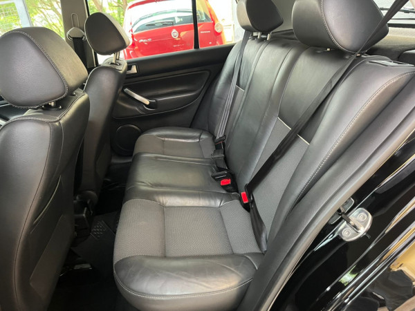 VOLKSWAGEN Golf 1.6 4P TECH FLEX