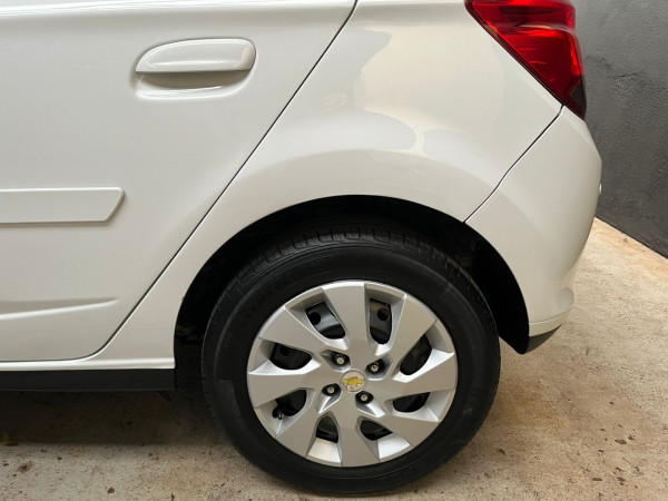 Onix Hatch 1.4 4P FLEX LT