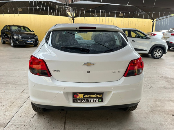 Onix Hatch 1.4 4P FLEX LT