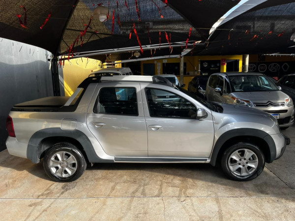 RENAULT Oroch 2.0 16V 4P FLEX DYNAMIQUE