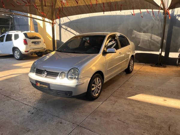 VOLKSWAGEN Polo Sedan 1.6 4P