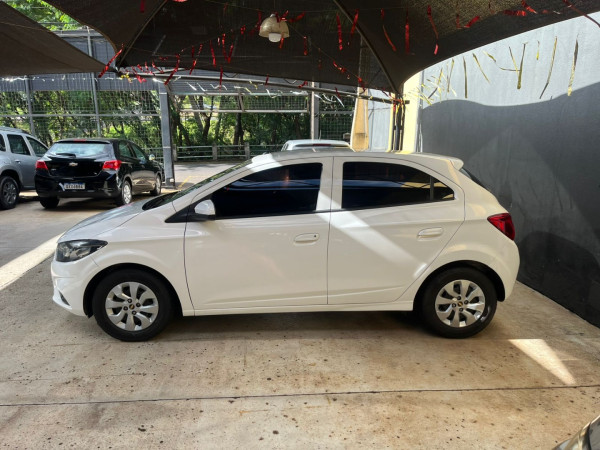CHEVROLET Onix Hatch 1.0 4P FLEX JOY