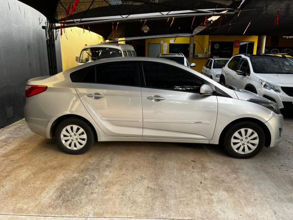 HYUNDAI HB 20 Sedan 1.6 16V 4P FLEX COMFORT PLUS