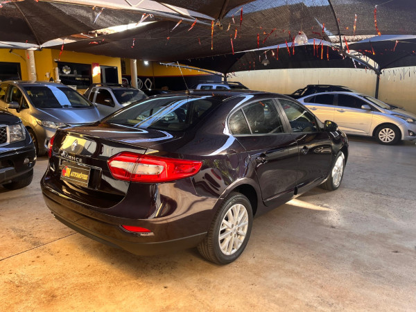 RENAULT Fluence 2.0 16V 4P FLEX DYNAMIQUE PLUS AUTOMÁTICO