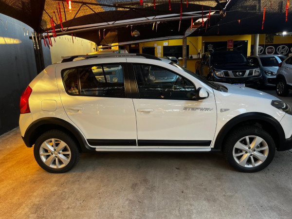 RENAULT Sandero 1.6 16V 4P FLEX STEPWAY