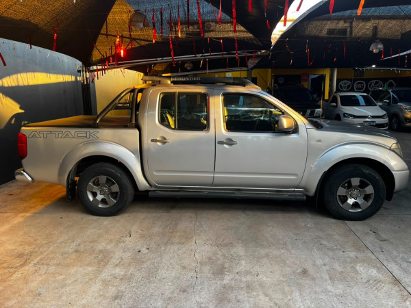 NISSAN Frontier 2.5 SE TURBO DIESEL CABINE DUPLA