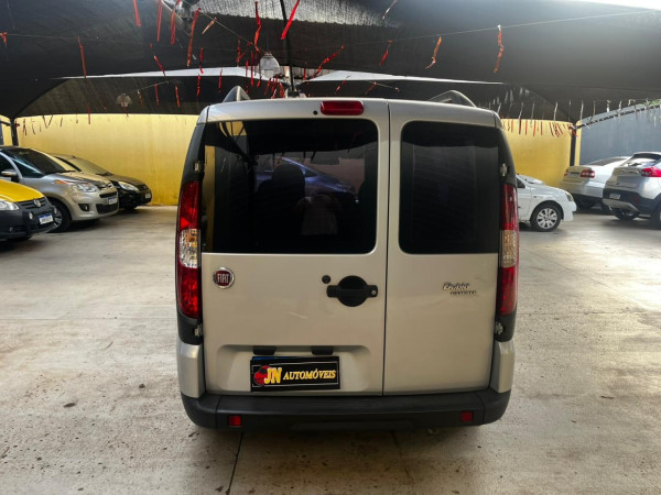 FIAT Doblo 1.8 16V 4P FLEX ESSENCE 7 LUGARES