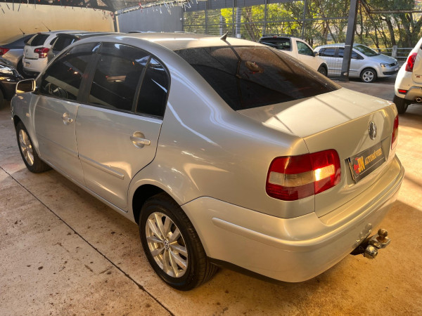 VOLKSWAGEN Polo Sedan 1.6 4P