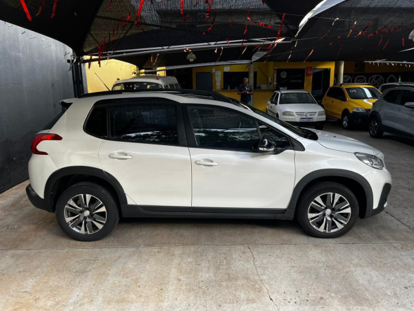 PEUGEOT 2008 1.6 16V 4P FLEX GRIFFE AUTOMÁTICO