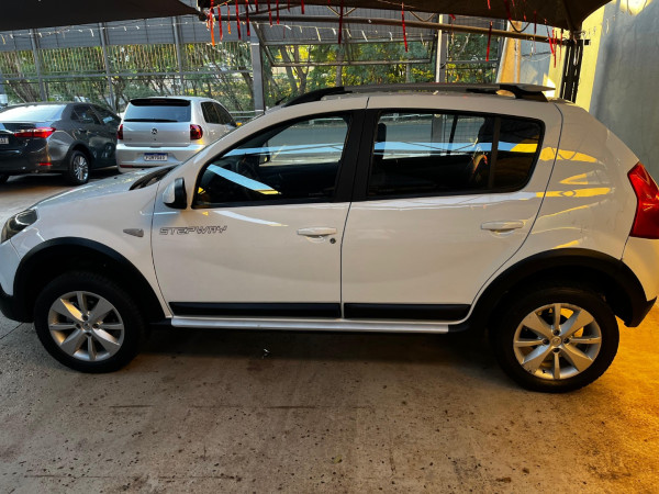 RENAULT Sandero 1.6 16V 4P FLEX STEPWAY