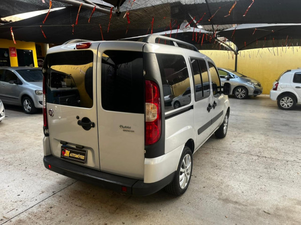 FIAT Doblo 1.8 16V 4P FLEX ESSENCE 7 LUGARES