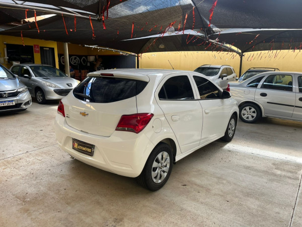 CHEVROLET Onix Hatch 1.0 4P FLEX JOY